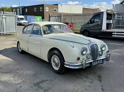 Lot 1964 Daimler 250