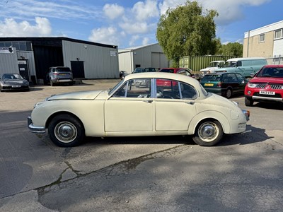 Lot 57 - 1964 Daimler 250
