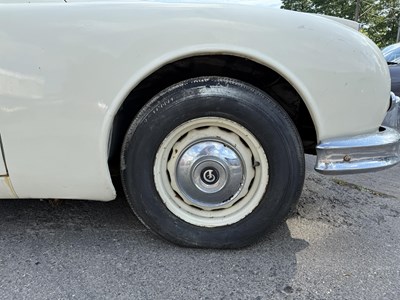 Lot 57 - 1964 Daimler 250