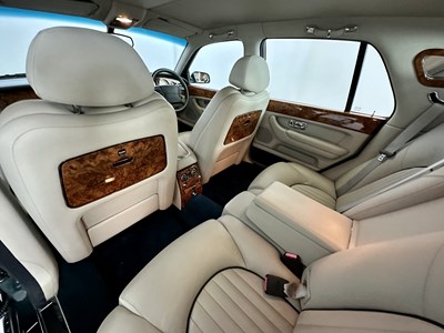 Lot 19 - 2001 Bentley Arnage Red Label