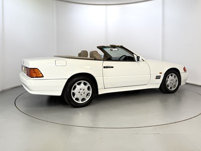 Lot 3 - 1994 Mercedes-Benz SL280