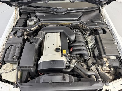 Lot 3 - 1994 Mercedes-Benz SL280