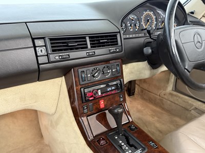 Lot 3 - 1994 Mercedes-Benz SL280