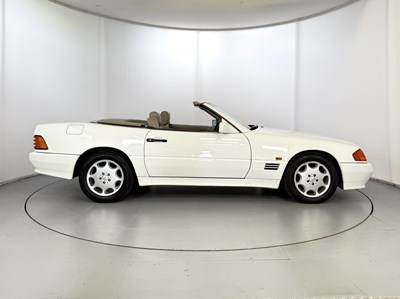Lot 3 - 1994 Mercedes-Benz SL280