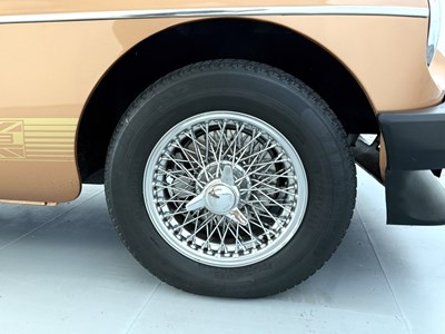 Lot 6 - 1981 MG B LE Roadster