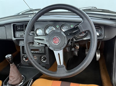 Lot 6 - 1981 MG B LE Roadster