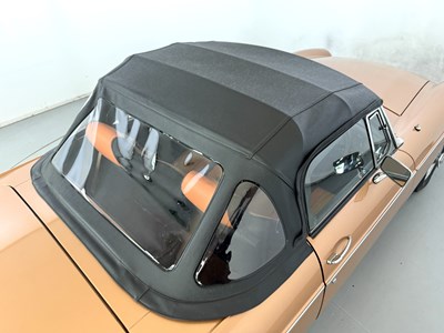 Lot 6 - 1981 MG B LE Roadster