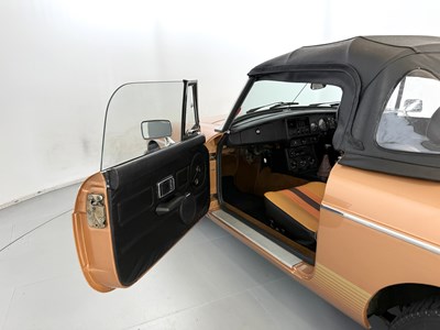 Lot 6 - 1981 MG B LE Roadster