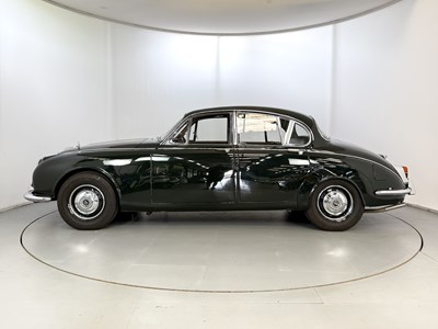 Lot 17 - 1969 Daimler 250