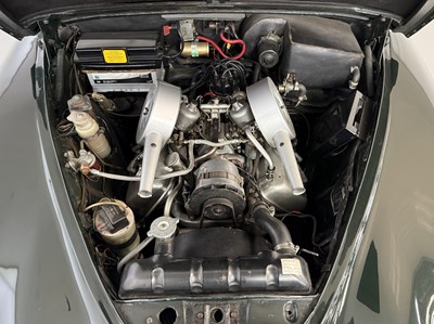 Lot 17 - 1969 Daimler 250