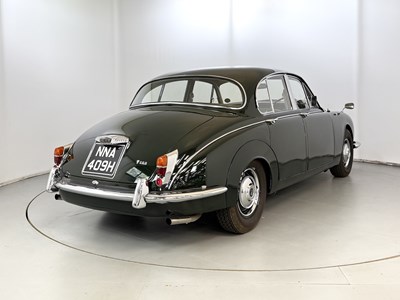 Lot 17 - 1969 Daimler 250