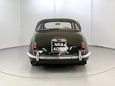 Lot 17 - 1969 Daimler 250