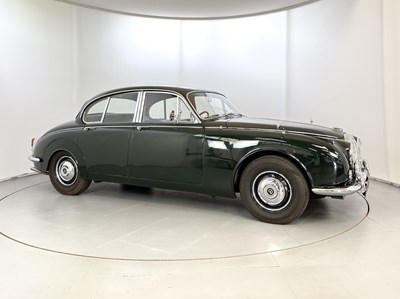 Lot 17 - 1969 Daimler 250