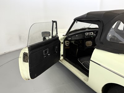 Lot 12 - 1969 MG C