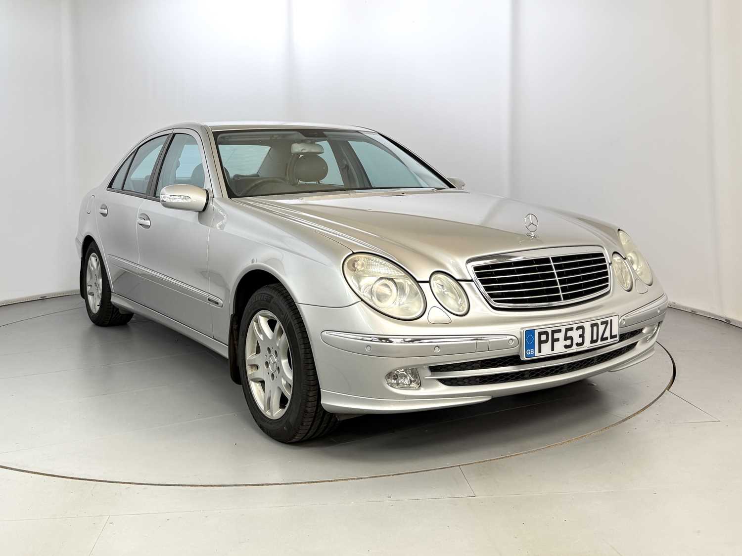 Lot 124 - 2004 Mercedes E320