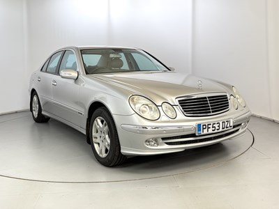 Lot 124 - 2004 Mercedes E320