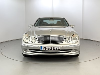 Lot 124 - 2004 Mercedes E320