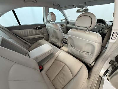 Lot 124 - 2004 Mercedes E320