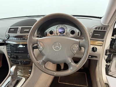 Lot 124 - 2004 Mercedes E320