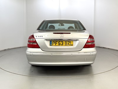 Lot 124 - 2004 Mercedes E320