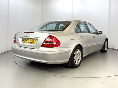 Lot 124 - 2004 Mercedes E320