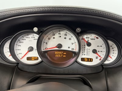 Lot 41 - 2004 Porsche 911 Carrera 4S