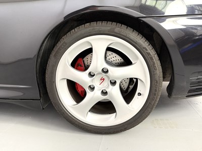 Lot 41 - 2004 Porsche 911 Carrera 4S