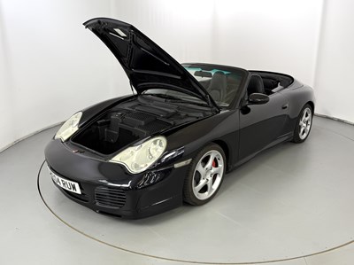 Lot 41 - 2004 Porsche 911 Carrera 4S