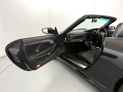 Lot 41 - 2004 Porsche 911 Carrera 4S