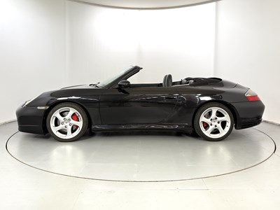 Lot 41 - 2004 Porsche 911 Carrera 4S