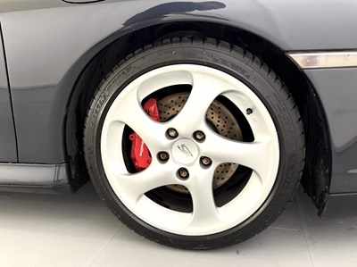 Lot 25 - 2004 Porsche 911 Carrara 4S