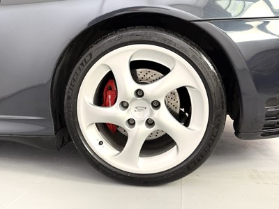 Lot 25 - 2004 Porsche 911 Carrara 4S