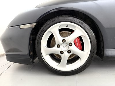 Lot 25 - 2004 Porsche 911 Carrara 4S