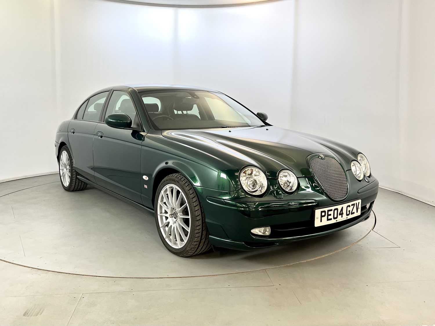 Lot 107 - 2004 Jaguar S-Type SE Sport