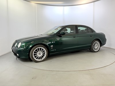 Lot 107 - 2004 Jaguar S-Type SE Sport