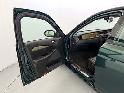 Lot 107 - 2004 Jaguar S-Type SE Sport