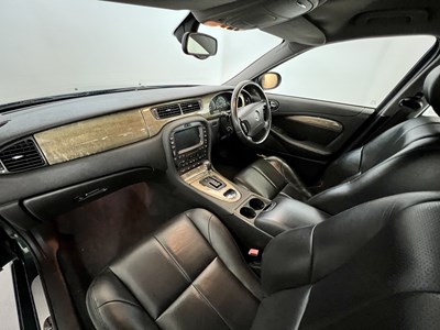 Lot 107 - 2004 Jaguar S-Type SE Sport