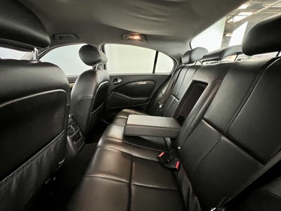 Lot 107 - 2004 Jaguar S-Type SE Sport