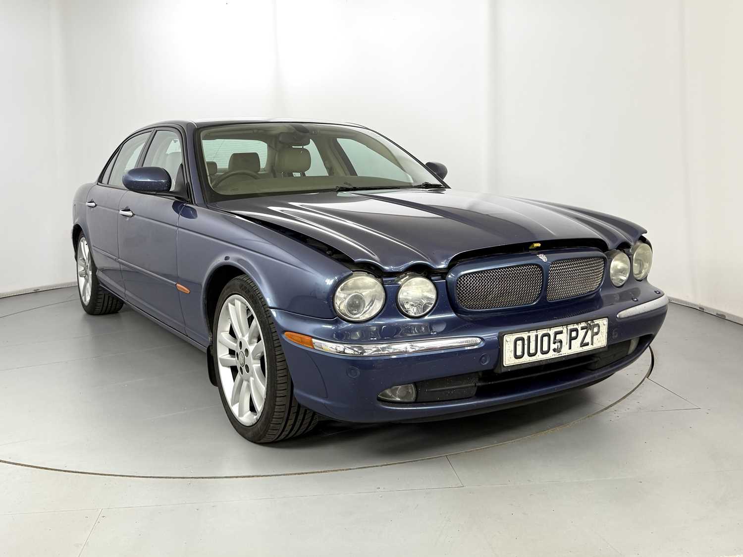 Lot 14 - 2005 Jaguar XJR - NO RESERVE