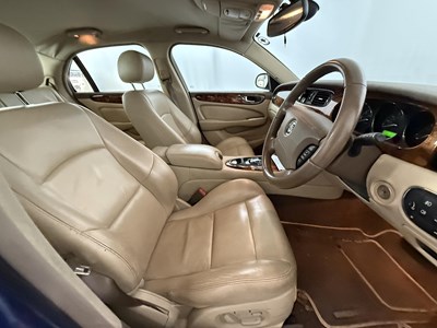 Lot 14 - 2005 Jaguar XJR - NO RESERVE