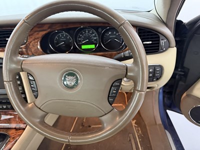 Lot 14 - 2005 Jaguar XJR - NO RESERVE