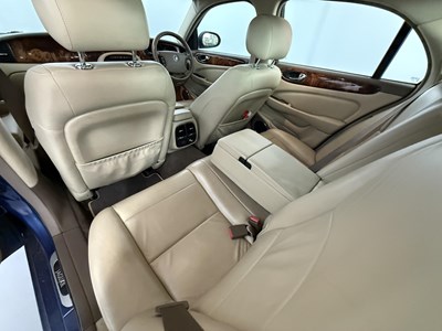 Lot 14 - 2005 Jaguar XJR - NO RESERVE