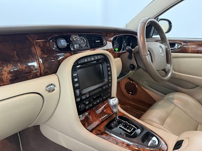 Lot 14 - 2005 Jaguar XJR - NO RESERVE