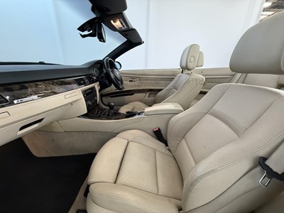 Lot 31 - 2007 BMW 325i Cabriolet - NO RESERVE