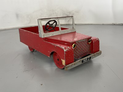 Lot 145 - Land Rover Pedal Car - NO RESERVE