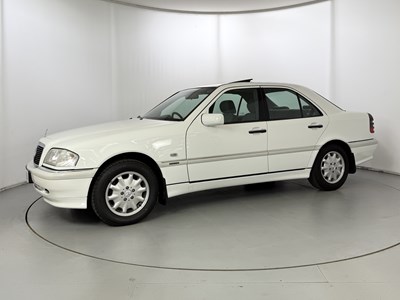 Lot 58 - 1997 Mercedes C250
