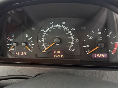 Lot 58 - 1997 Mercedes C250