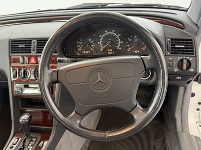 Lot 58 - 1997 Mercedes C250