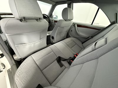 Lot 58 - 1997 Mercedes C250