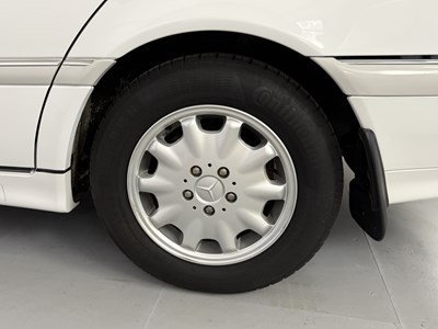 Lot 58 - 1997 Mercedes C250